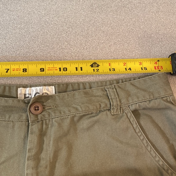 ELGO - High rise cargo shorts. Size 14 - Picture 4 of 7